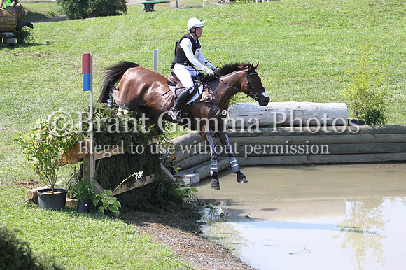 MB8B4088