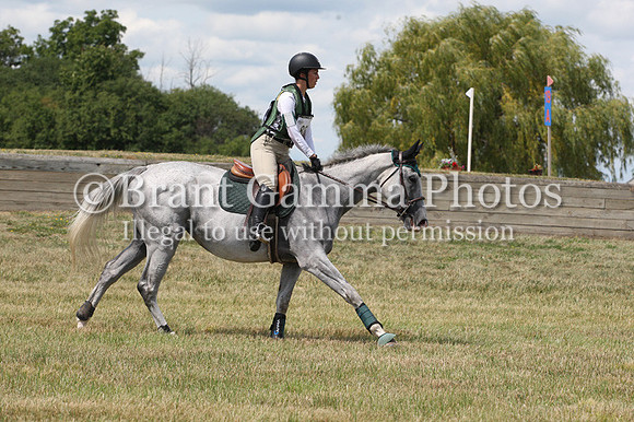 GV2B0404